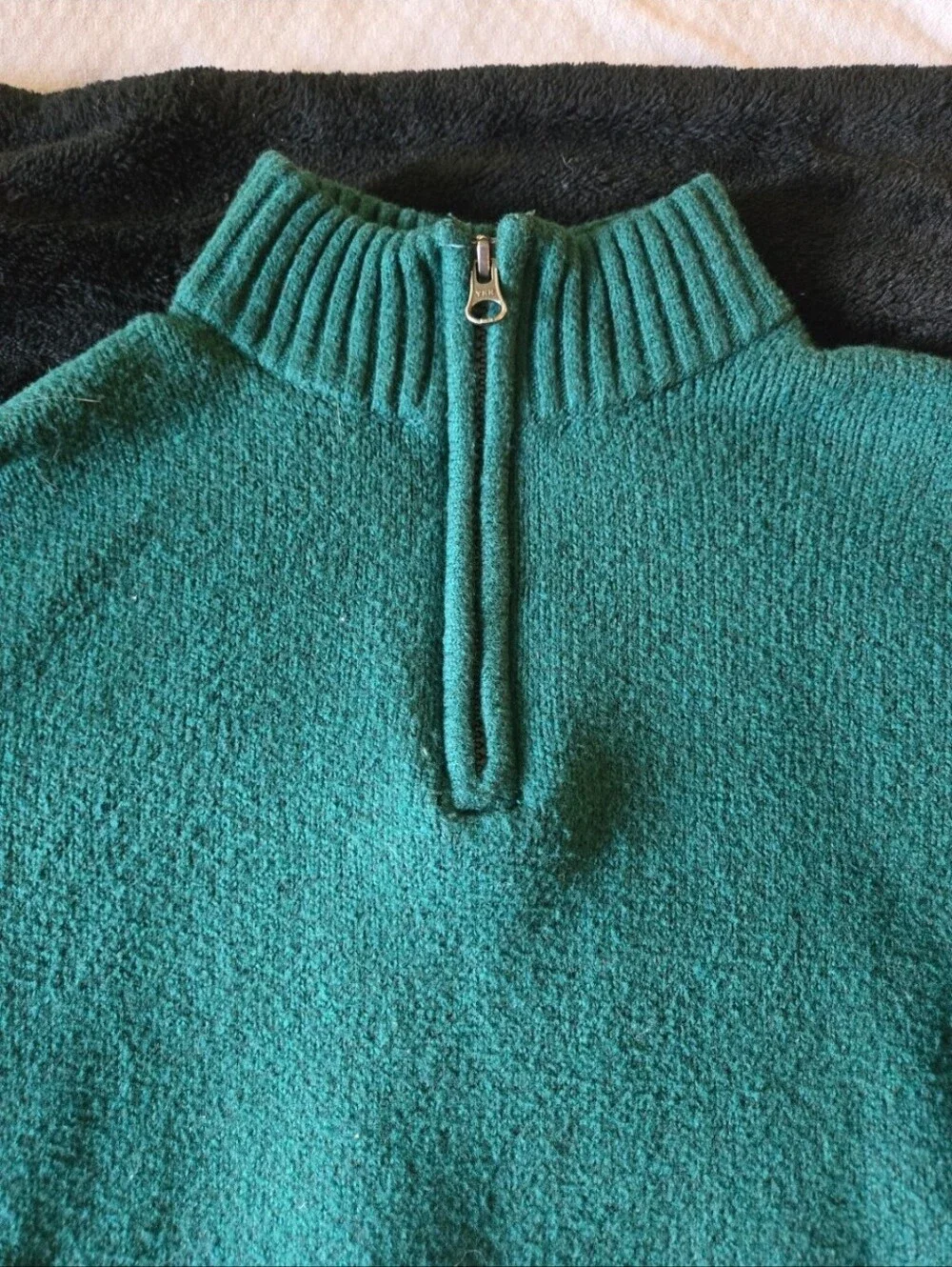 2 Sweaters The Children's Place Size 16 Green V-Neck And Quarter-Zip
